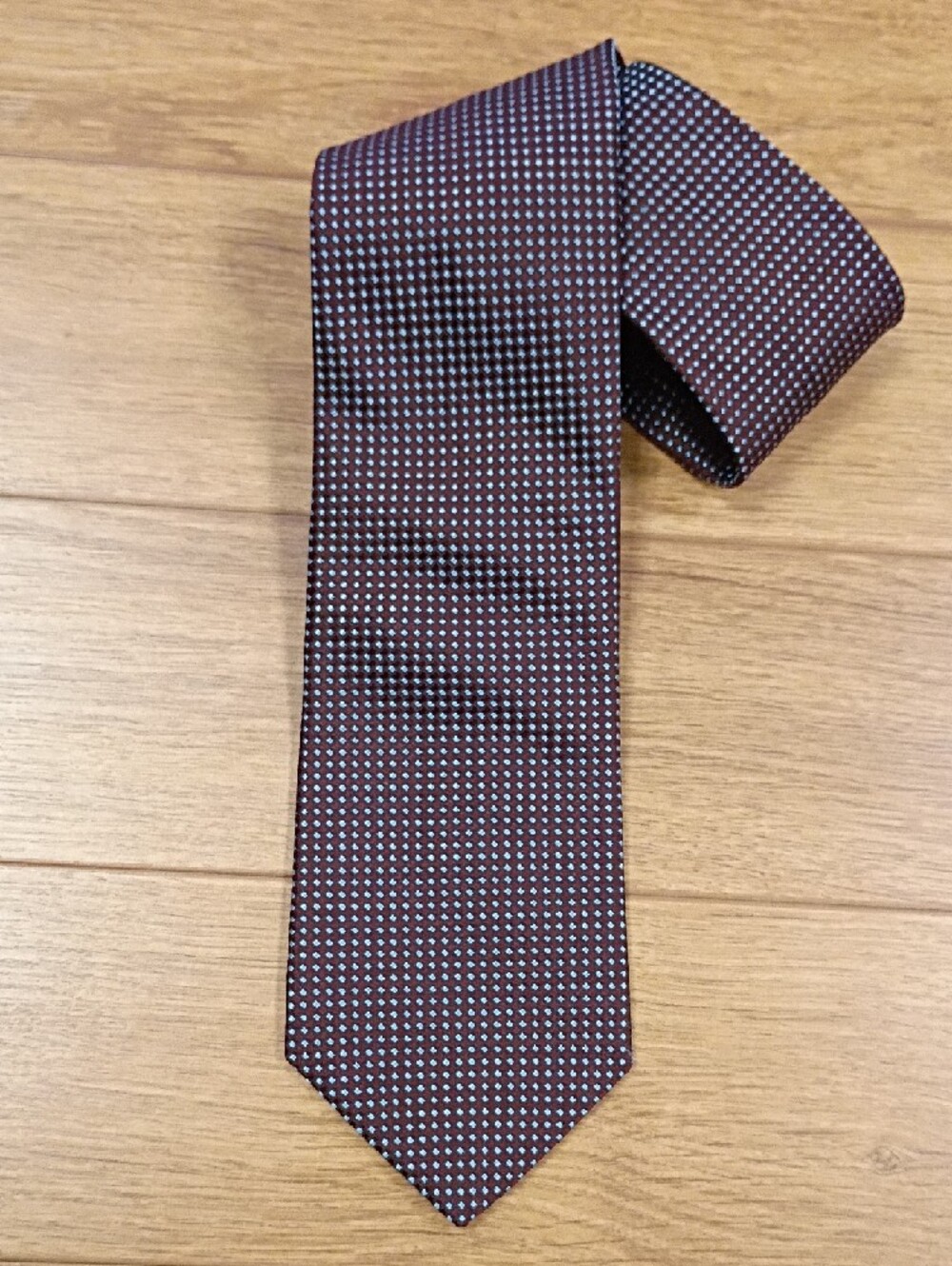 Hart Schaffner Marx Men’s Silk Tie Burgundy Blue Geometric Microdot Classic Neck - Picture 4 of 4